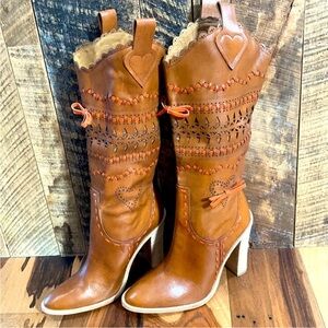 BCBDMAXAZRIA Dolly Parton Boots Sz 7